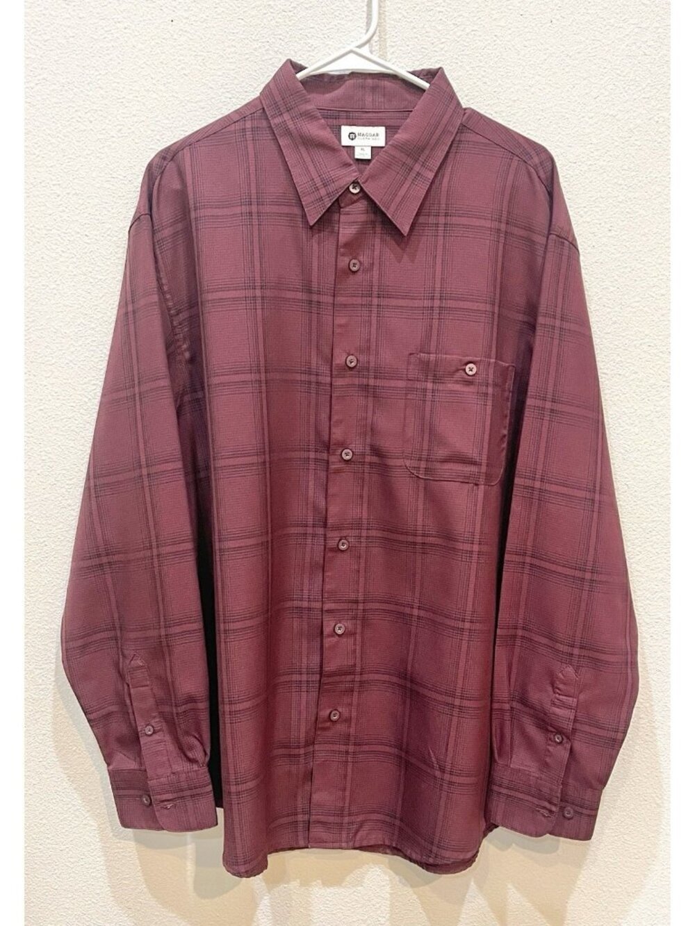 Men's XL HAGGAR LUXURY MICROFIBER Burgundy Long Sleeved Button-Down Shirt Plaid